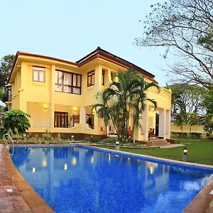 **** Resort Amritara The Poovath Beachfront Heritage, India